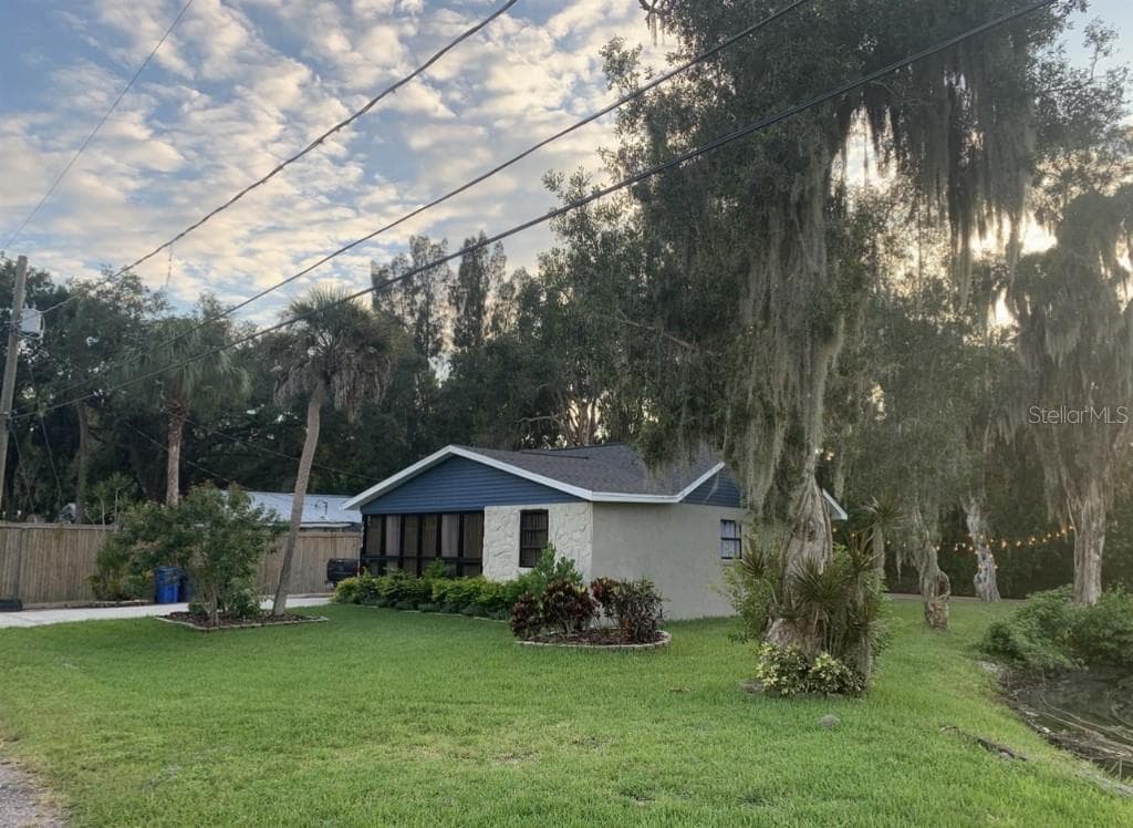 10015 LINDA STREET GIBSONTON, FL 33534