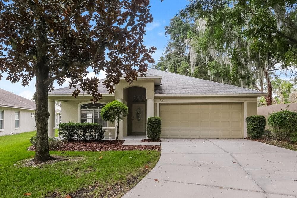 812 LESA GLEN PLACE BRANDON, FL 33510