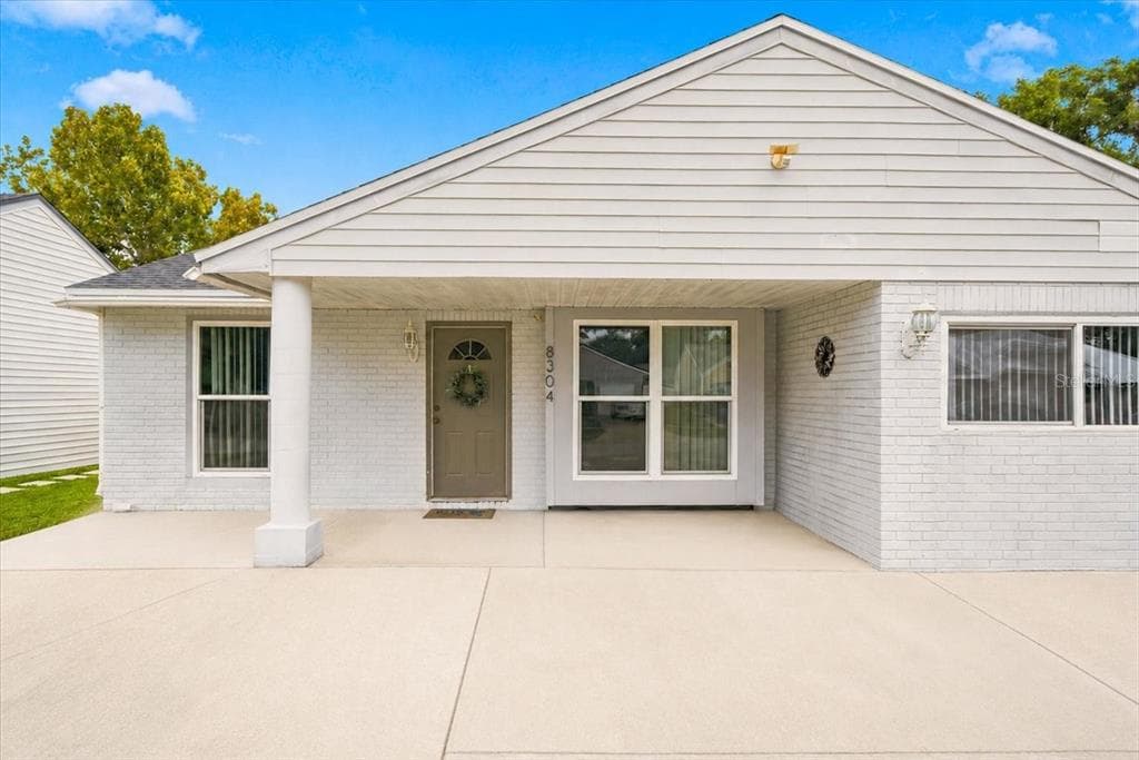 8304 RIVERBOAT DRIVE TAMPA, FL 33637