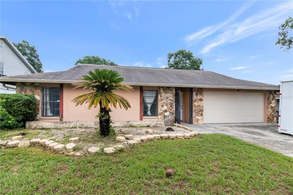 13613 OLD FARM DRIVE TAMPA, FL 33625
