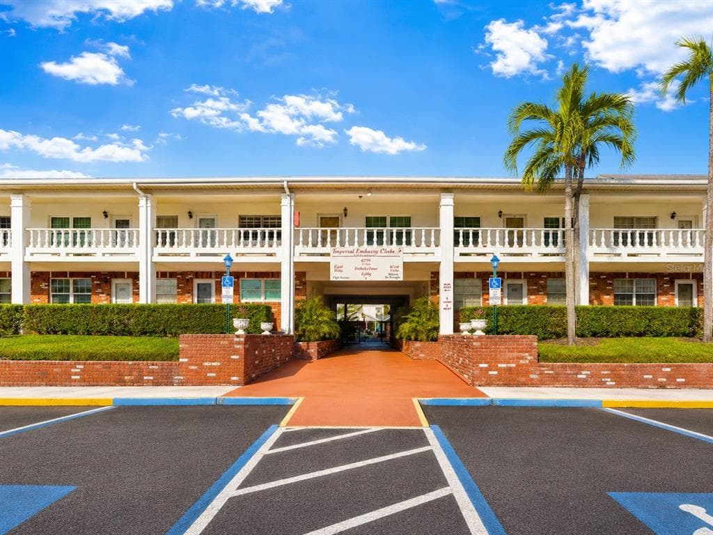 4746 AZALEA DRIVE UNIT 109 NEW PORT RICHEY, FL 34652