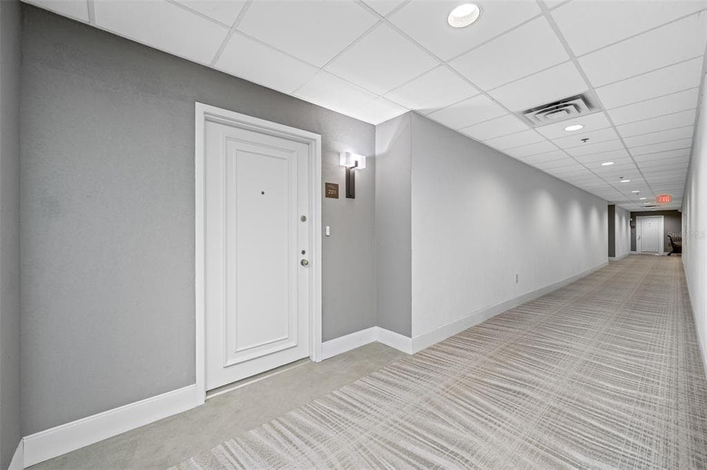 1 BEACH DRIVE SE UNIT 2211 ST PETERSBURG, FL 33701