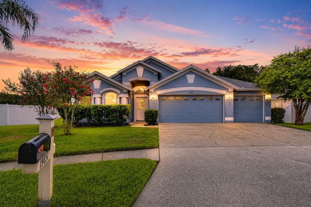 19851 ELLENDALE DRIVE LAND O LAKES, FL 34638