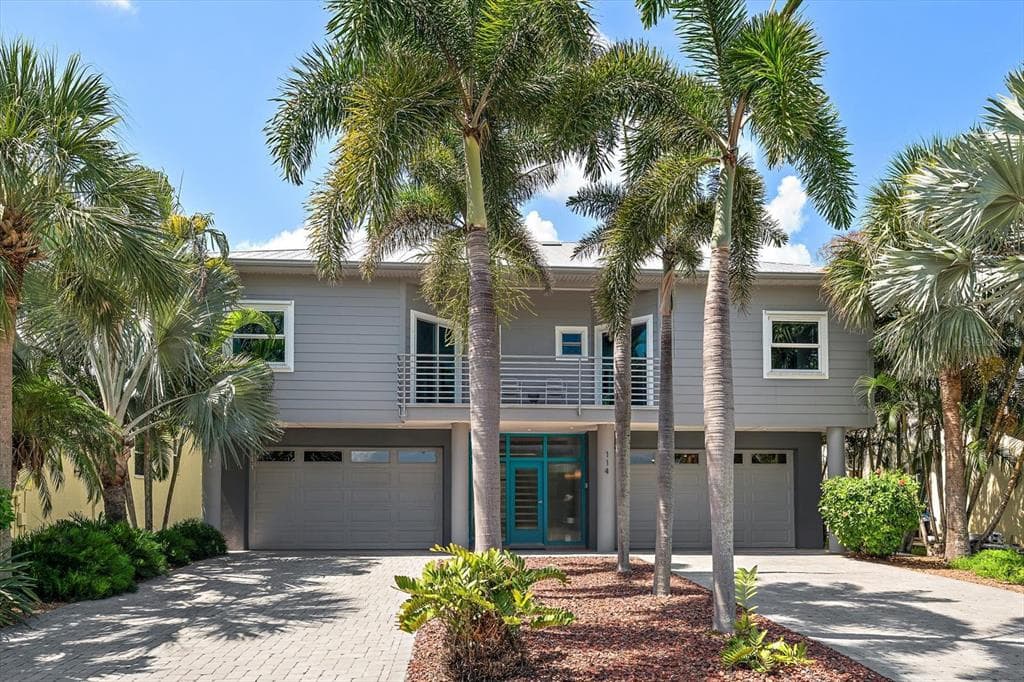 114 13TH STREET BELLEAIR BEACH, FL 33786