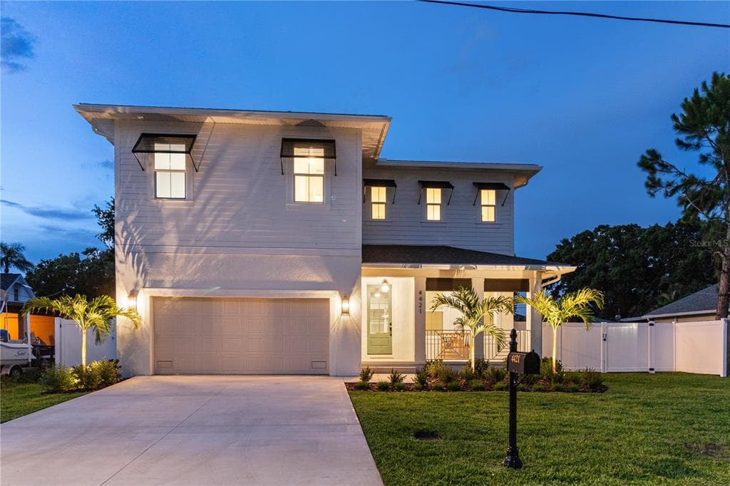 4421 W BAY COURT AVENUE TAMPA, FL 33611