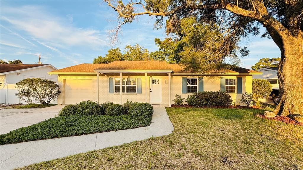 6409 ROSEWOOD DRIVE