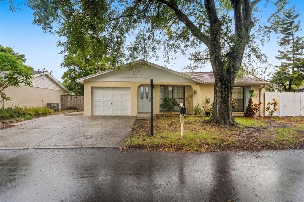 9403 AFTON COURT TAMPA, FL 33615