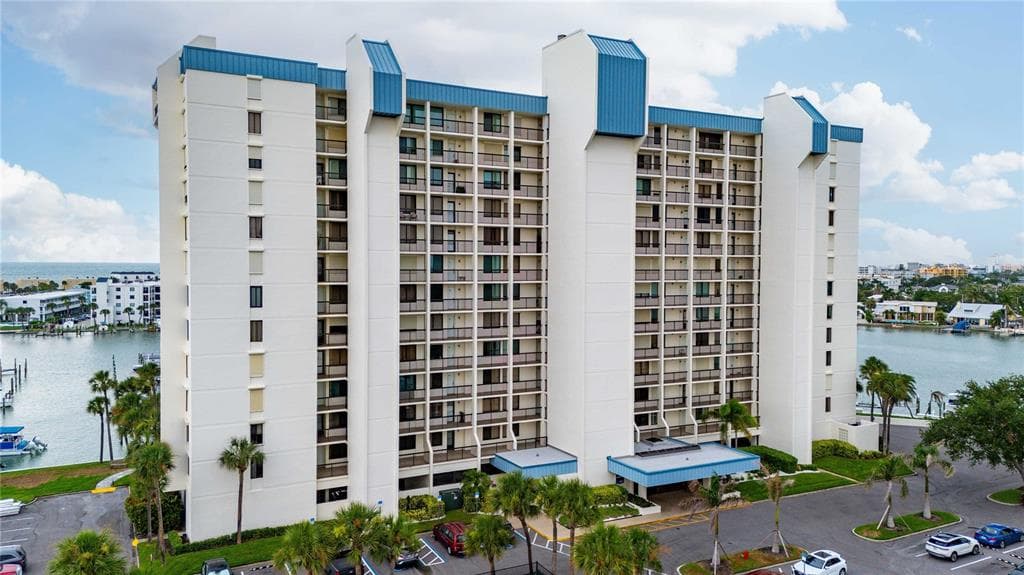9525 BLIND PASS ROAD UNIT 206 ST PETERSBURG, FL 33706