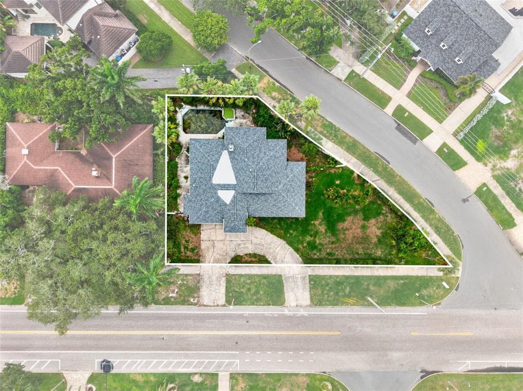 201 SNELL ISLE BOULEVARD NE ST PETERSBURG, FL 33704