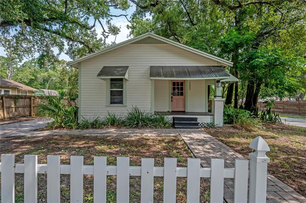 1222 E CURTIS STREET TAMPA, FL 33603