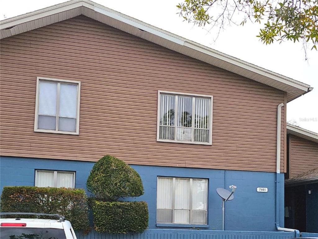 7601 PAULA DRIVE UNIT 5 TAMPA, FL 33615