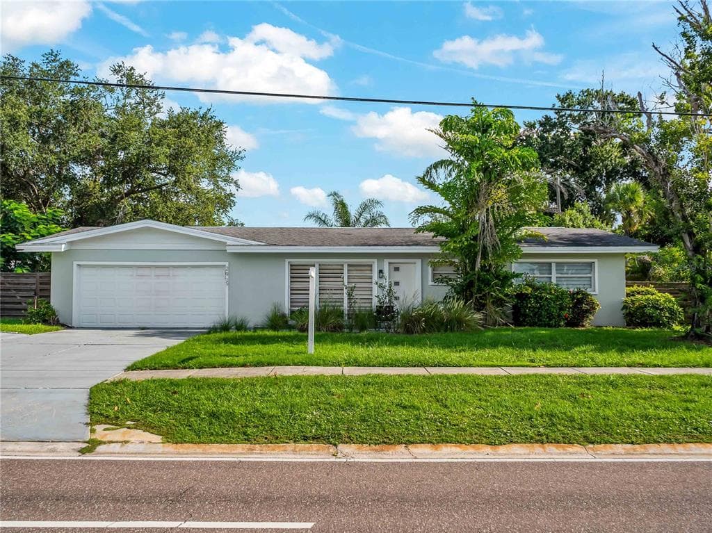 2915 WEBBER STREET SARASOTA, FL 34239