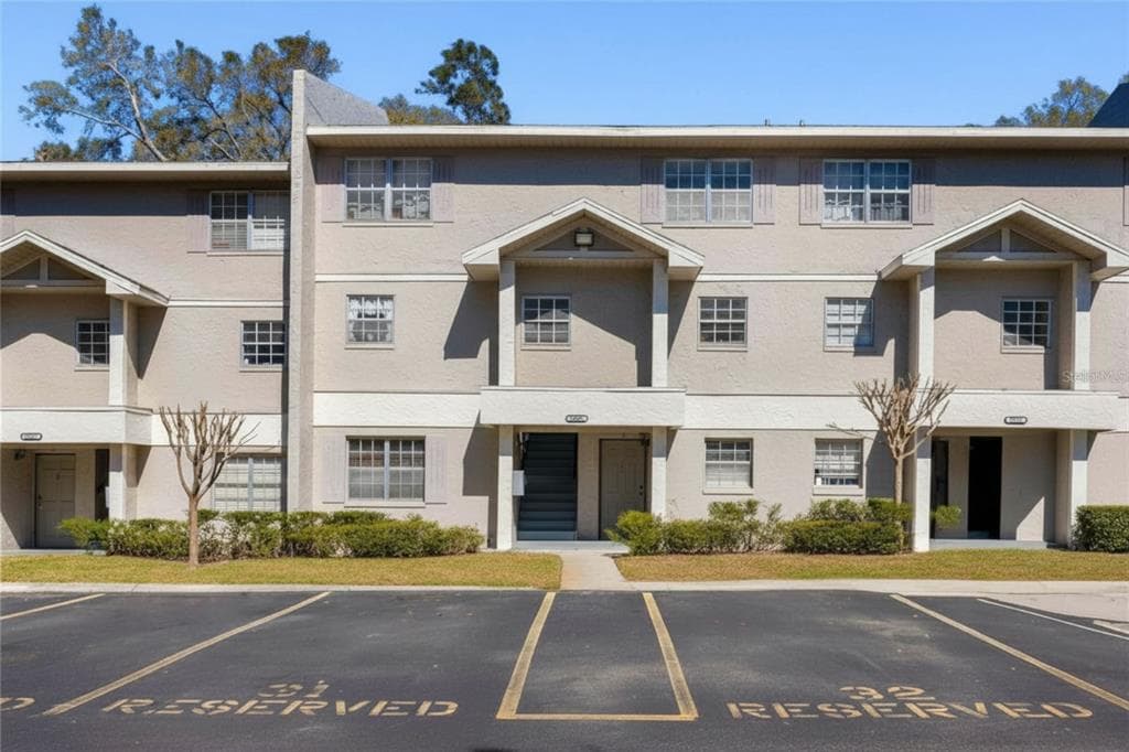 14422 REUTER STRASSE CIRCLE UNIT 112 TAMPA, FL 33613