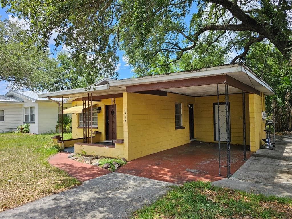 1216 E MYRTLE STREET LAKELAND, FL 33801