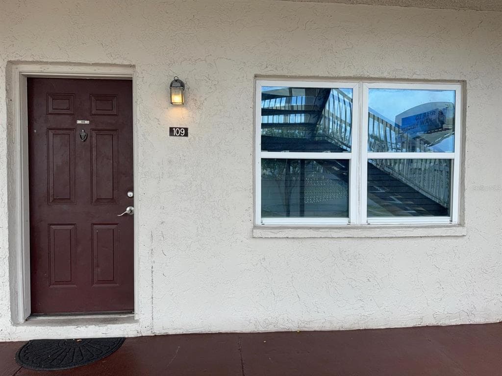 9109 W HILLSBOROUGH AVENUE UNIT J109 TAMPA, FL 33615