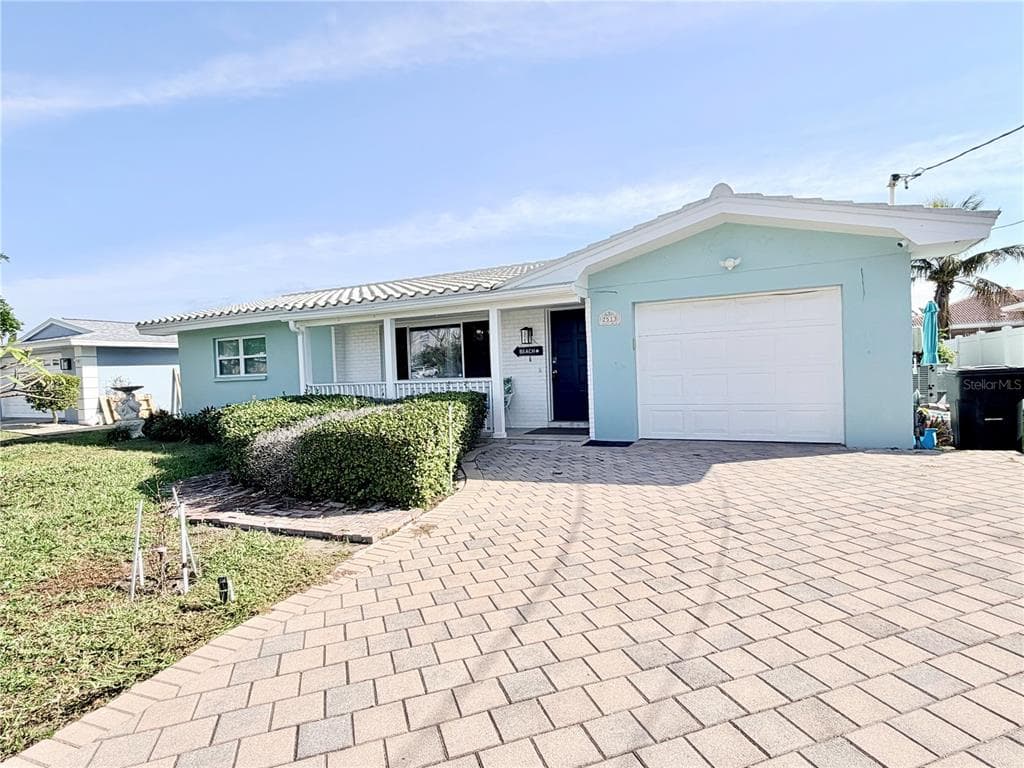 2513 GULF BOULEVARD BELLEAIR BEACH, FL 33786
