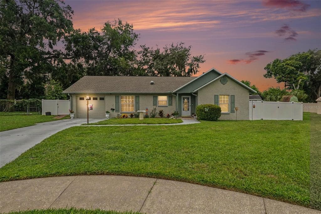 5623 CARIE COURT ZEPHYRHILLS, FL 33542