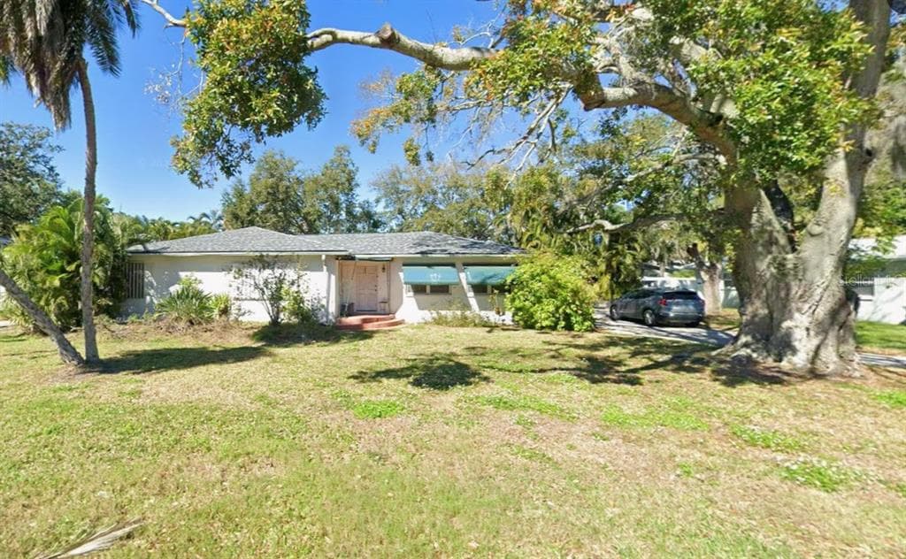 1757 MICHIGAN AVENUE NE ST PETERSBURG, FL 33703