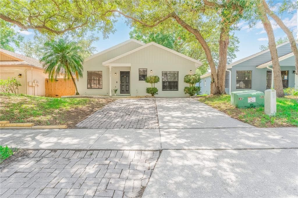 3826 LAKE SHORE DRIVE PALM HARBOR, FL 34684
