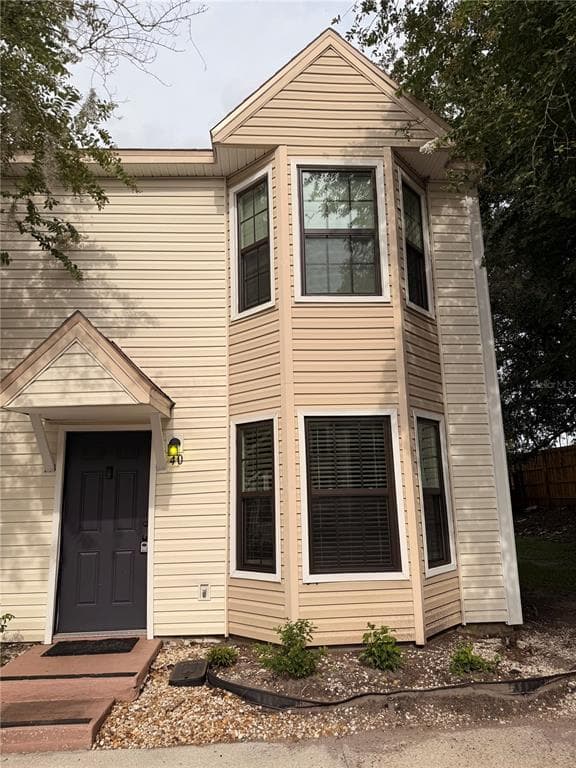 2302 MAKI ROAD UNIT 40 PLANT CITY, FL 33563