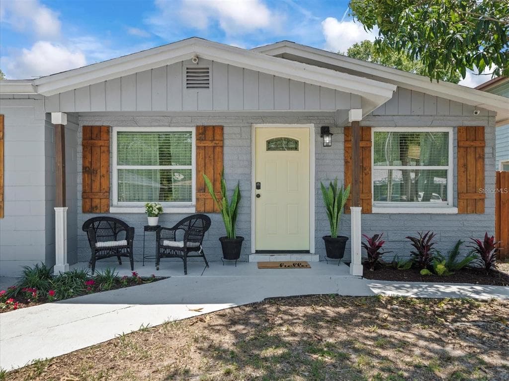 3138 W VARN AVENUE TAMPA, FL 33611