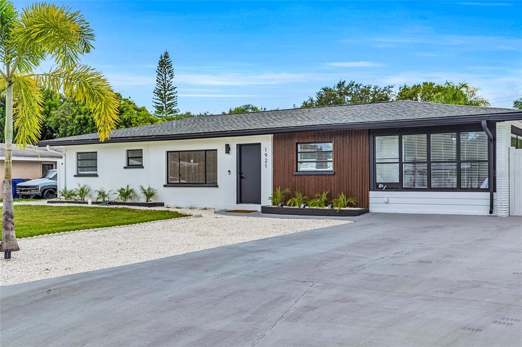 1921 FERN AVENUE SARASOTA, FL 34235