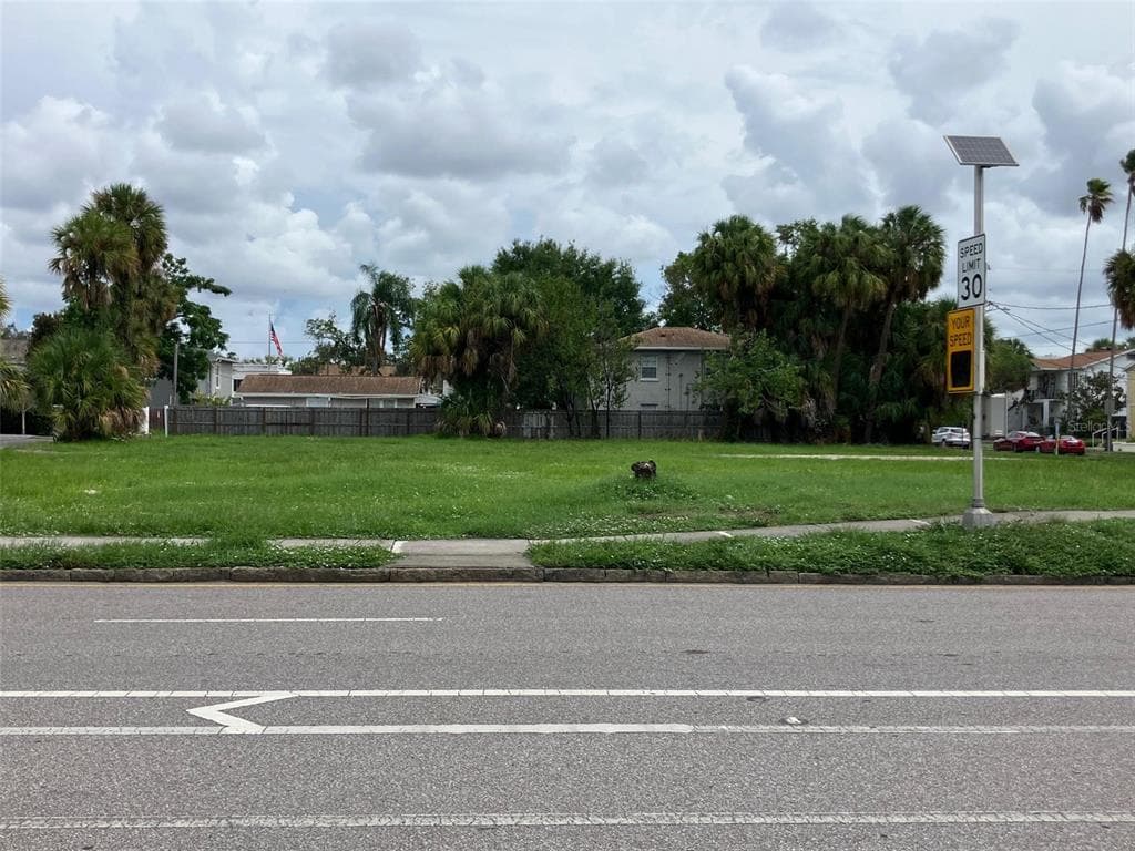 2011 W PLATT STREET