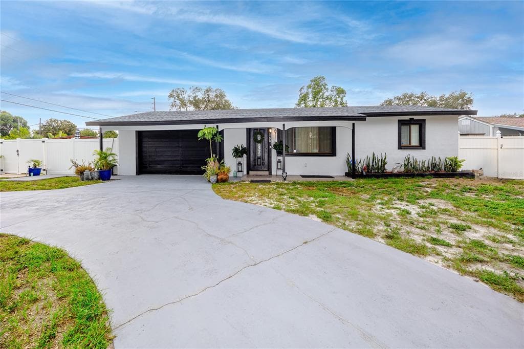 6200 52ND AVENUE N ST PETERSBURG, FL 33709