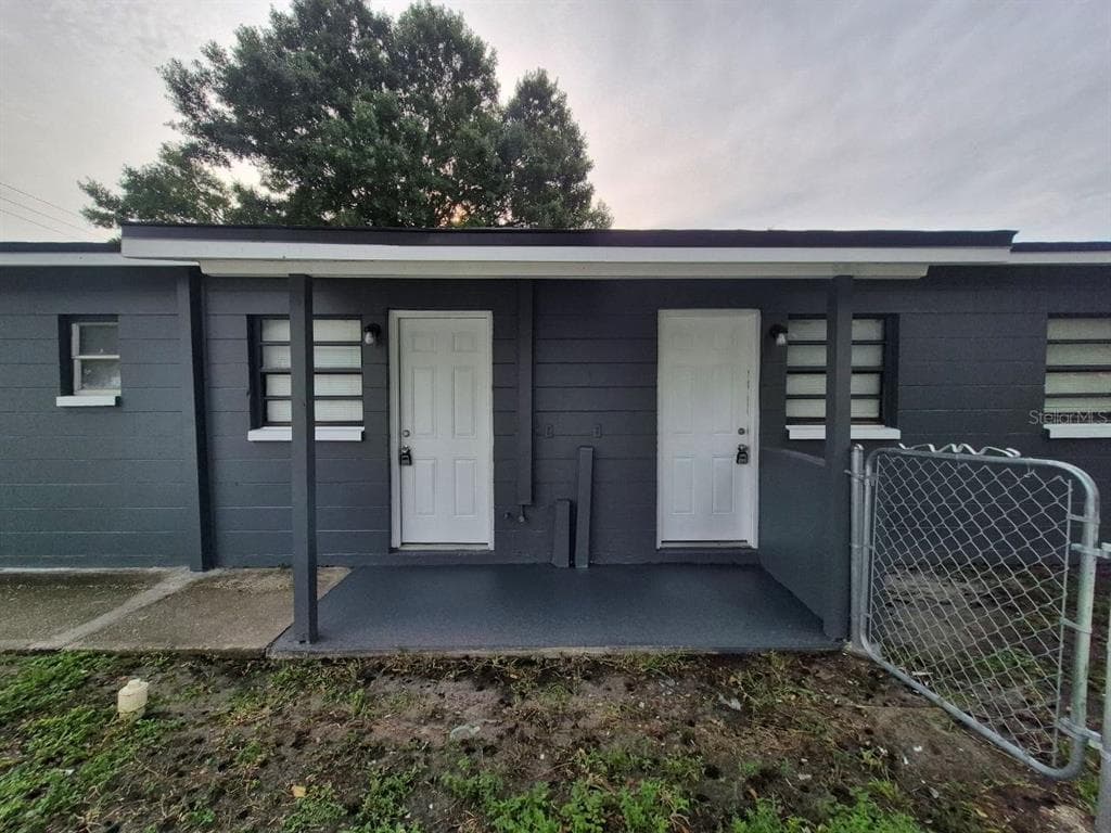1726 W CHESTNUT STREET UNIT B TAMPA, FL 33607