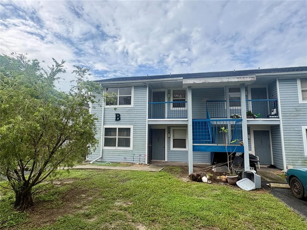 5038 TERRACE PALMS CIRCLE UNIT 202
