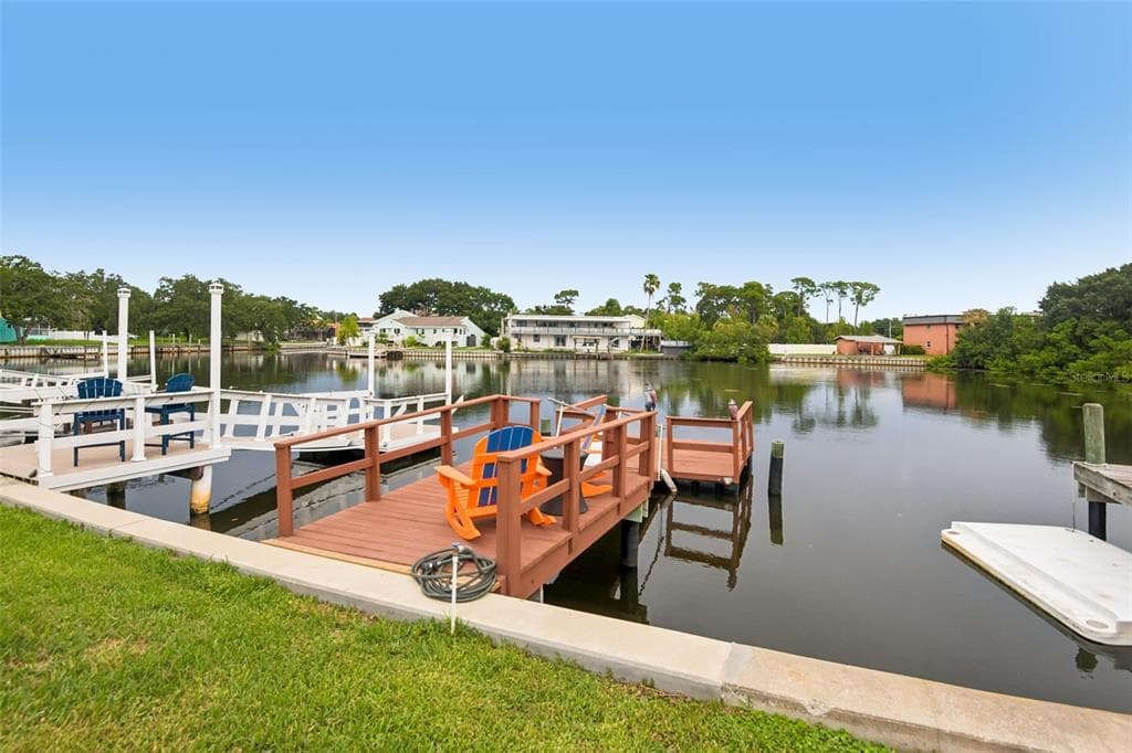 609 WESTWINDS DRIVE UNIT 4