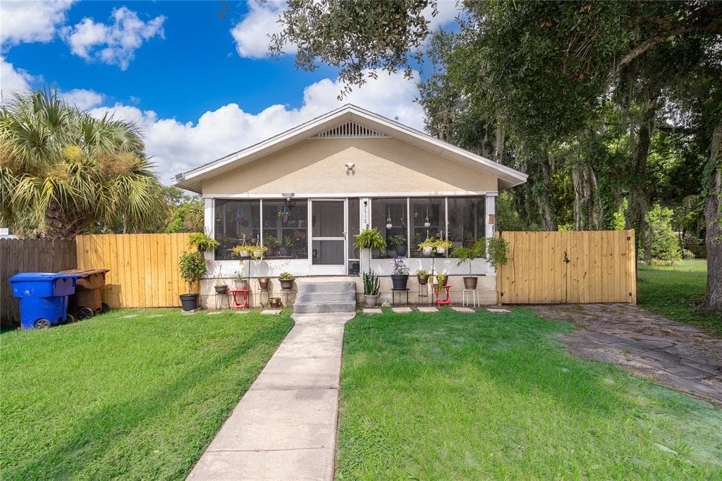1418 BAY STREET KISSIMMEE, FL 34744
