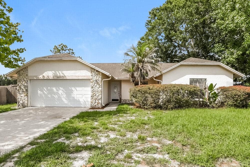 1000 DINERO DRIVE WINTER SPRINGS, FL 32708