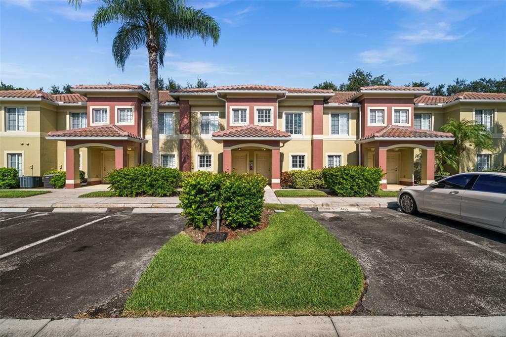 9430 IVY BROOK RUN UNIT 405 FORT MYERS, FL 33913