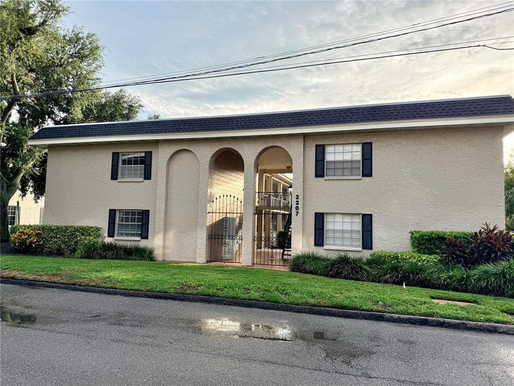 2207 S CAROLINA AVENUE UNIT 33 TAMPA, FL 33629