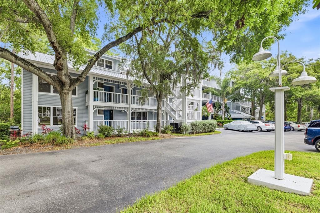 2533 DOLLY BAY DRIVE UNIT 105 PALM HARBOR, FL 34684