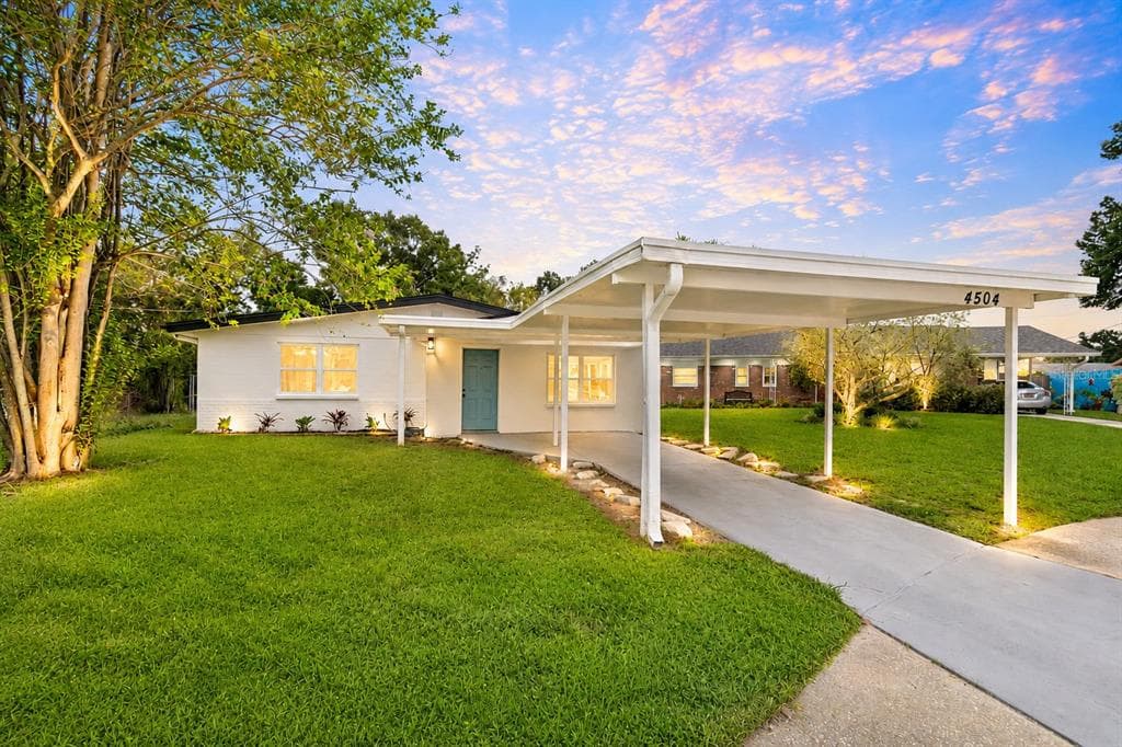 4504 ASHMORE DRIVE TAMPA, FL 33610