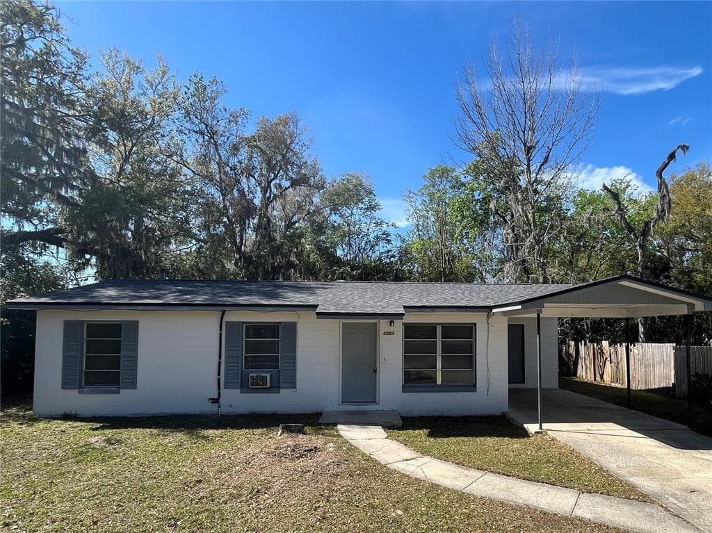 1323 BRAEBURY DRIVE LEESBURG, FL 34748