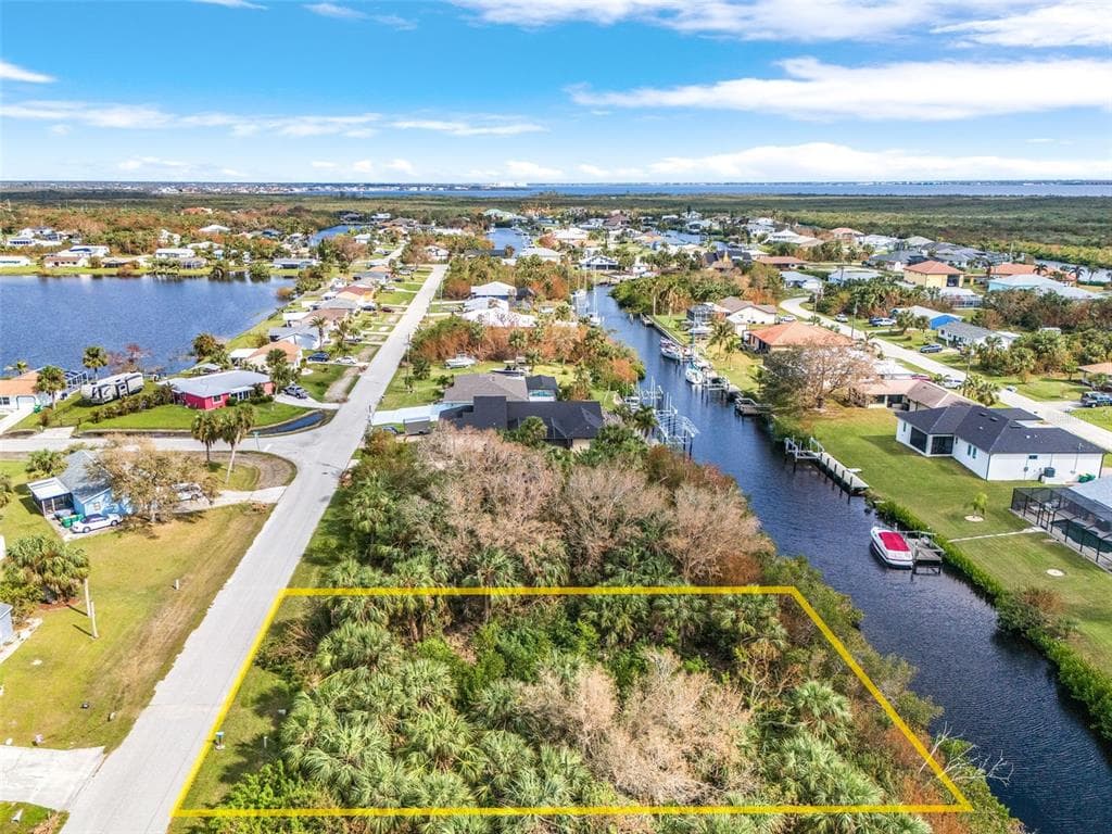 18786 ASHCROFT CIRCLE PORT CHARLOTTE, FL 33948