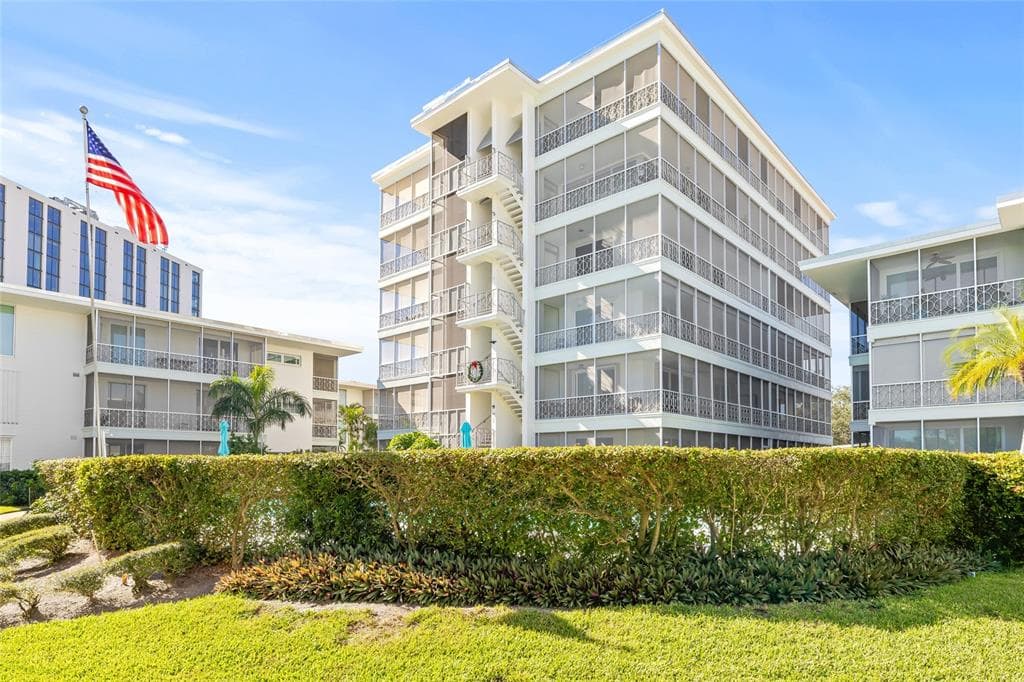 1012 N SHORE DRIVE NE UNIT 14