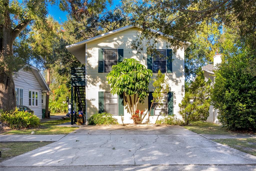 1303 S MOODY AVENUE TAMPA, FL 33629