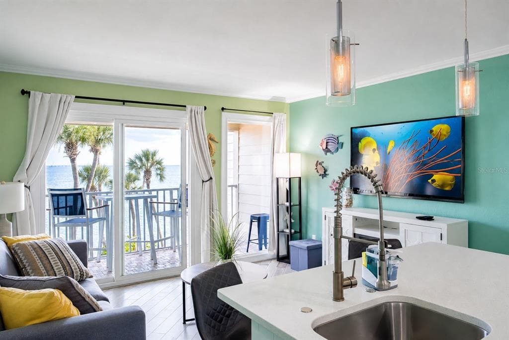 2506 N ROCKY POINT DRIVE UNIT 331 TAMPA, FL 33607