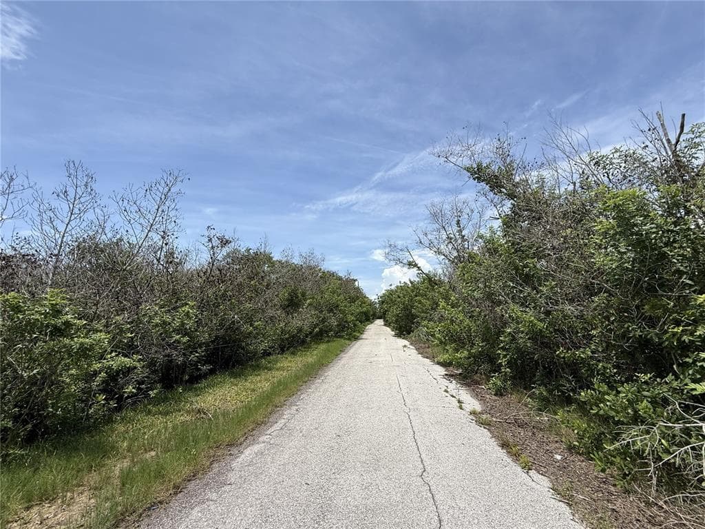 5997 KRACKER AVENUE GIBSONTON, FL 33534
