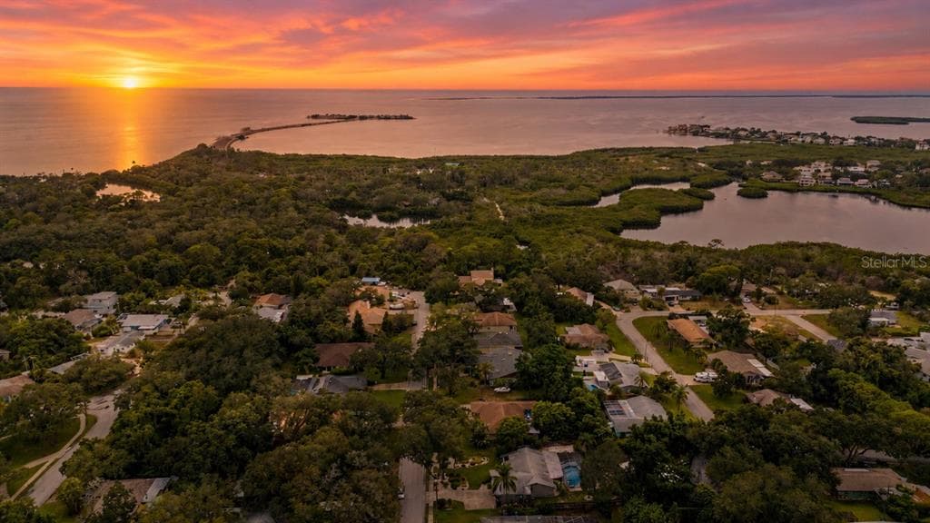 1706 AVOCA DRIVE TARPON SPRINGS, FL 34689