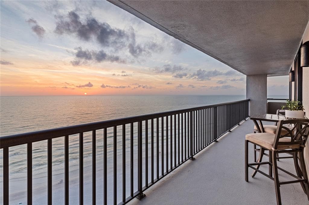 1660 GULF BOULEVARD UNIT PH1 CLEARWATER BEACH, FL 33767