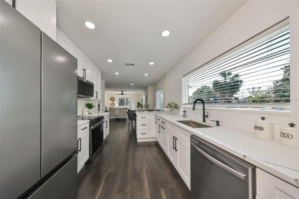 1846 3RD STREET S ST PETERSBURG, FL 33705