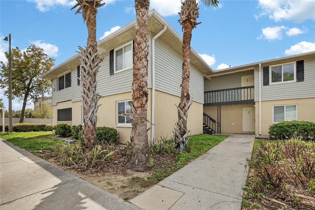 202 RED MAPLE PLACE UNIT 202 BRANDON, FL 33510