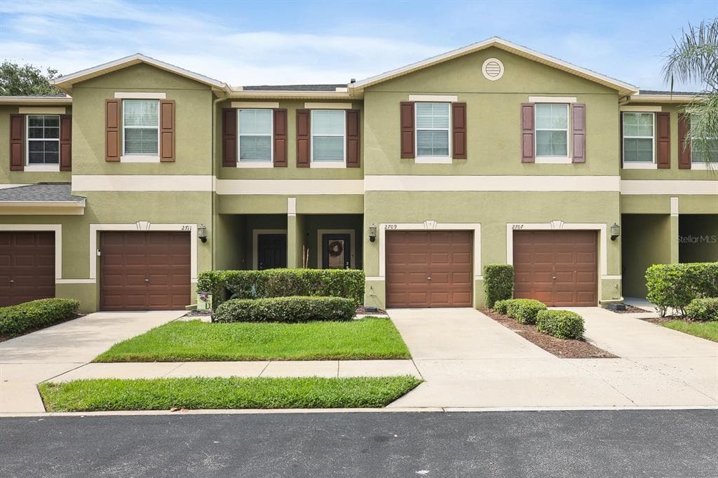 2709 ISABELLA VALLEY COURT BRANDON, FL 33511