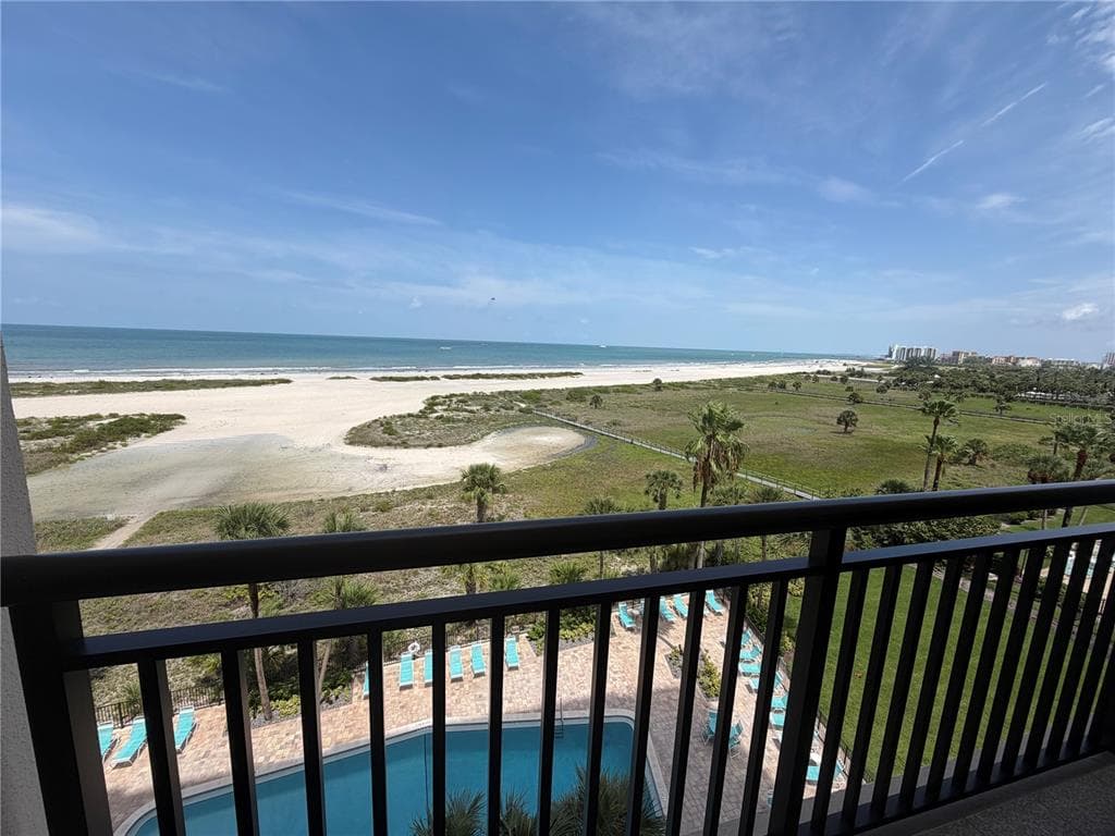 1270 GULF BOULEVARD UNIT 707 CLEARWATER BEACH, FL 33767