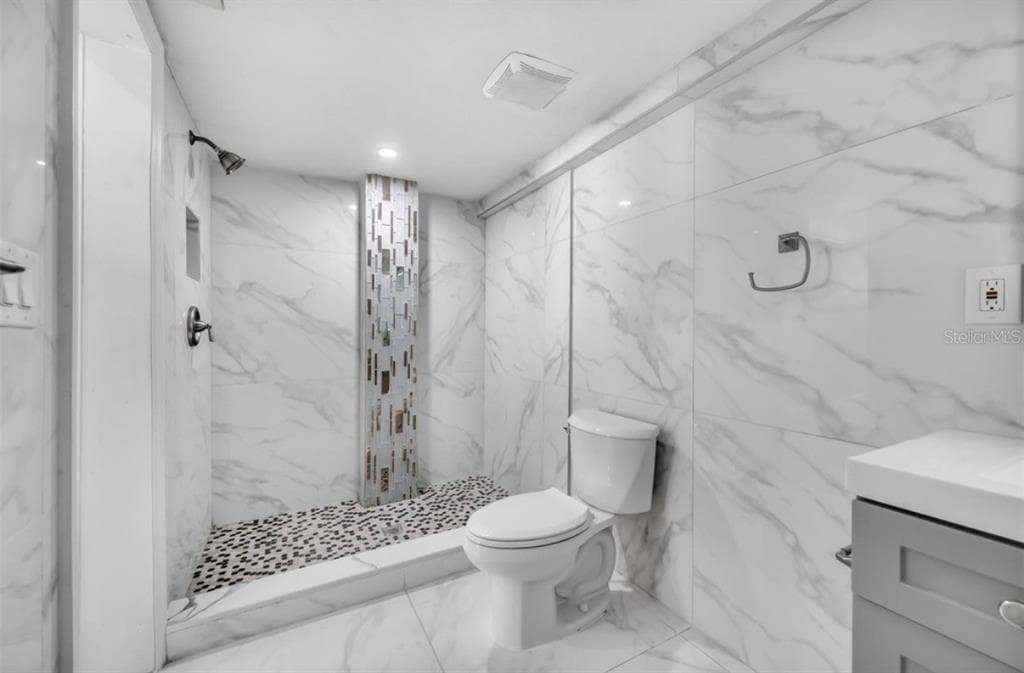 1032 54TH AVENUE N UNIT 1 ST PETERSBURG, FL 33703